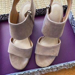 Dress shoes